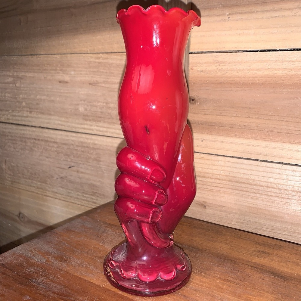 VTG‎ Hand Holding Vase Red Glass Taiwan Republic Of China 8.75" Scalloped Top